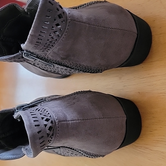 Unworn American Rag ankle boots - Picture 5 of 6